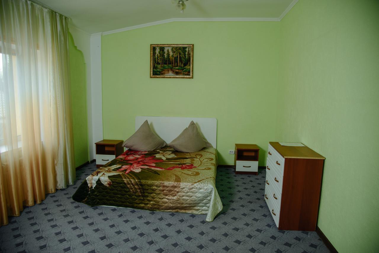 Hostel Wigwam ウラルスク エクステリア 写真